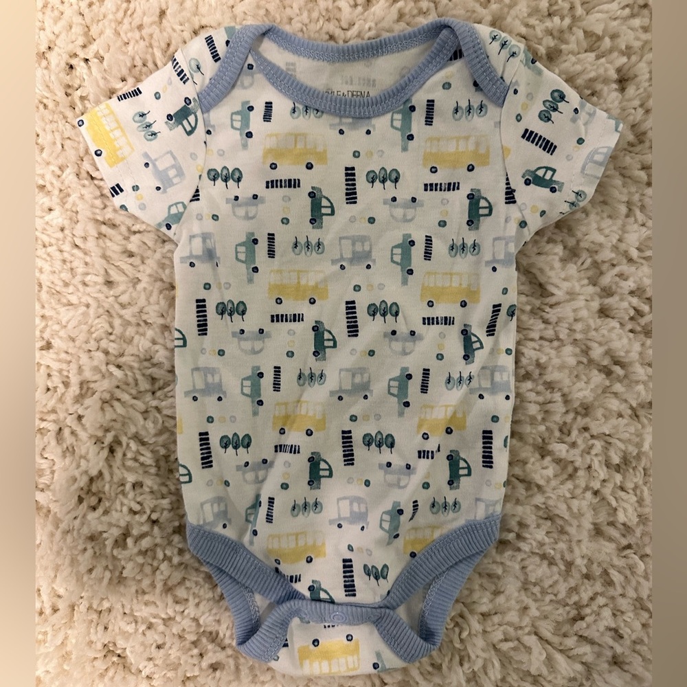 Kyle and Deena onesie size 3-6m